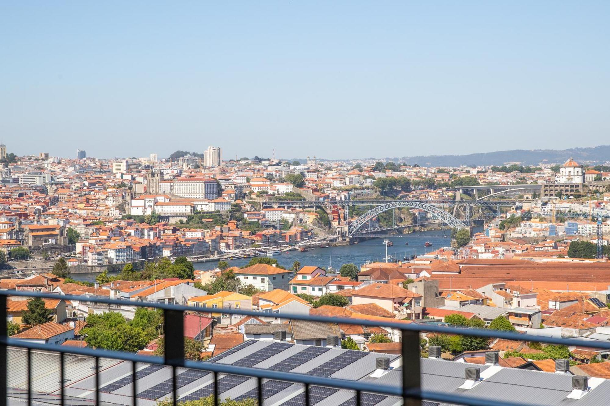 Brand New Luxurious Ap T2 - Amazing View- With Garage Lejlighed Vila Nova de Gaia Eksteriør billede